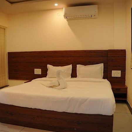 Super Townhouse Shivamogga Formerly Karthik Bhavan Dış mekan fotoğraf