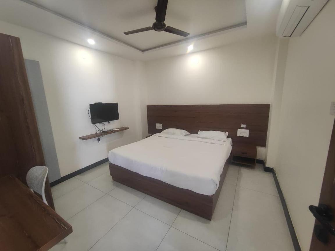 Super Townhouse Shivamogga Formerly Karthik Bhavan Dış mekan fotoğraf