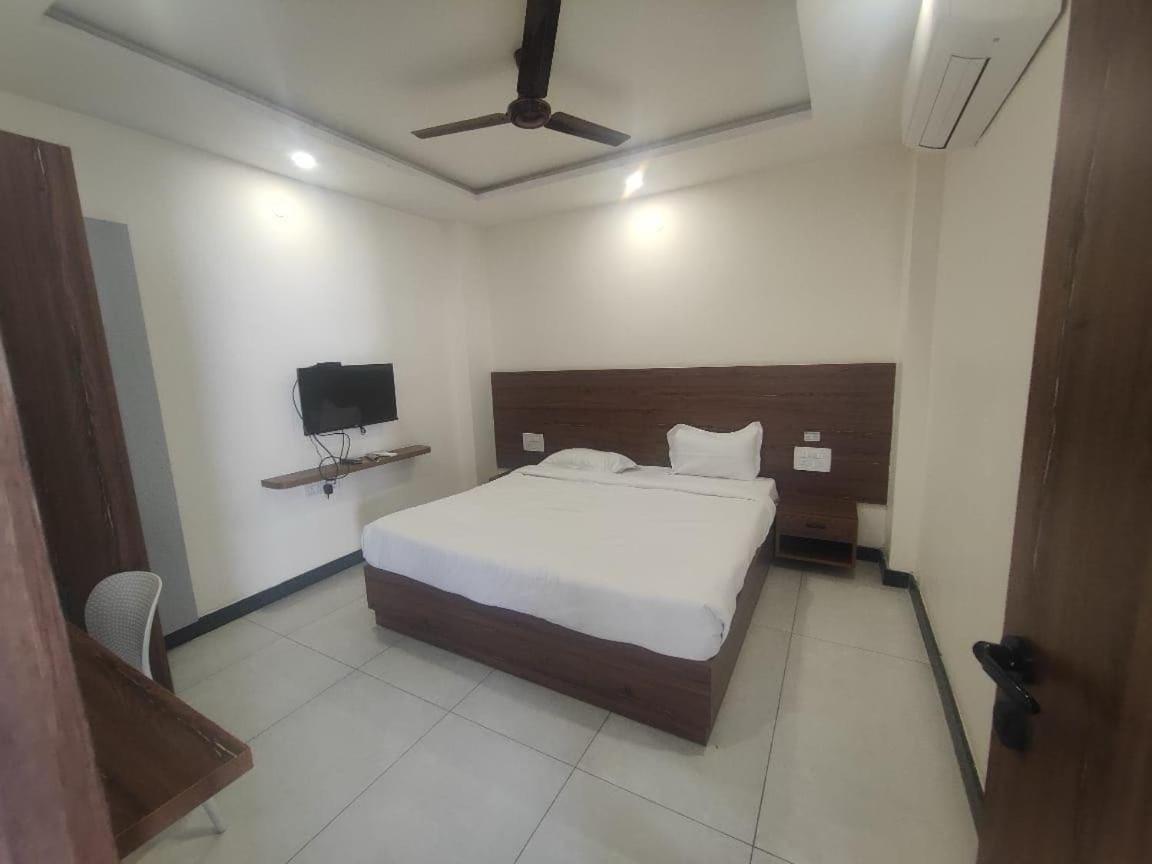 Super Townhouse Shivamogga Formerly Karthik Bhavan Dış mekan fotoğraf