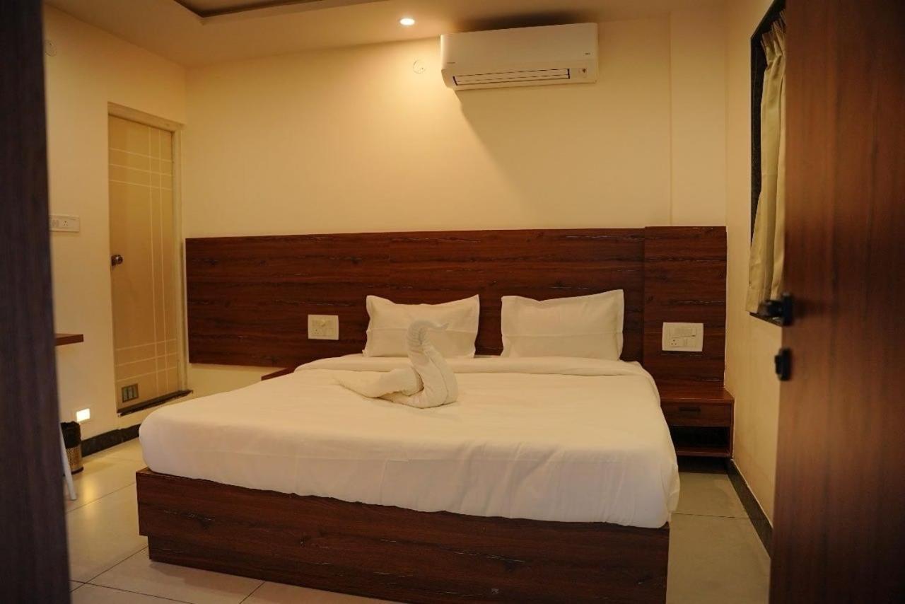 Super Townhouse Shivamogga Formerly Karthik Bhavan Dış mekan fotoğraf